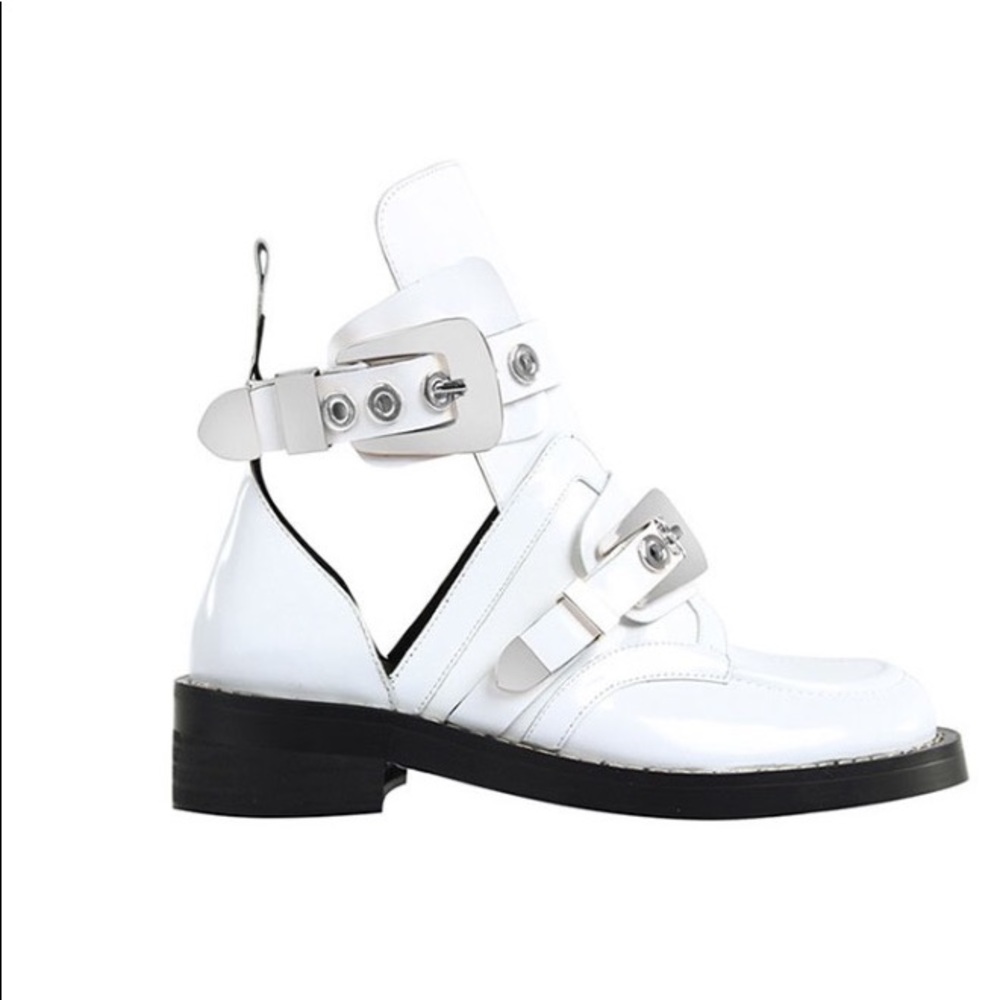 ISO Jessica buurman white cutout boot!!!!